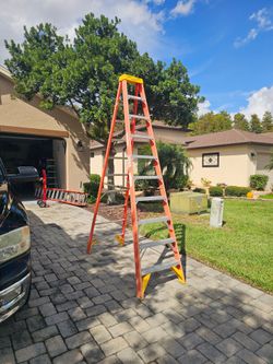 10' Werner Ladder, 300 lb capacity