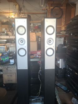 Set Of Yamaha 2 Way Bass Reflex Speakers 