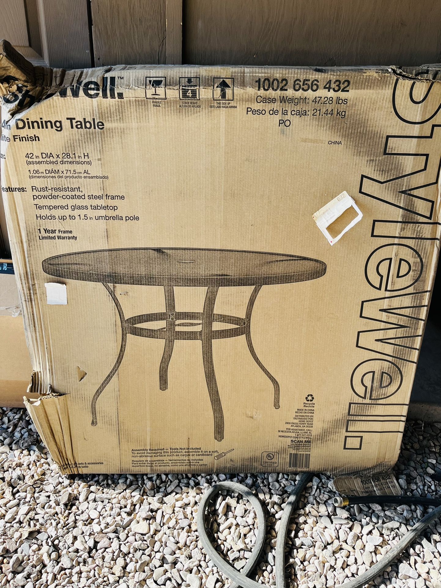 Stylewell Glass Steel Round Outdoor Table (OBO)
