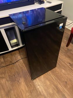 Avanti 3.3 Cu. Ft. Mini Refrigerator with Chiller (RM3316B), Black