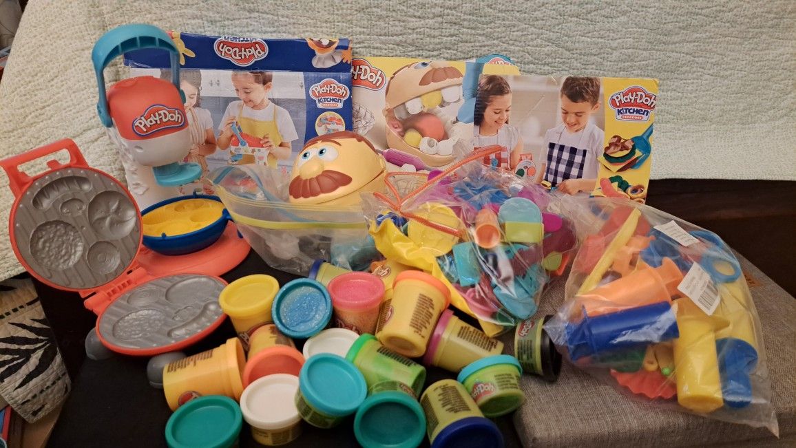 PLAY-DOH