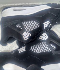 White Thunder Jordan 4
