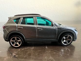 Matchbox '16 Mazda CX-5 (MB1077) - Grey - Plastic Body