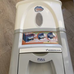 Tayama Rice Dispenser/storage