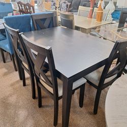 5 Pc. Dining Room Set 