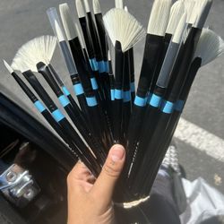 Brand New Oil Brushes For Paint 