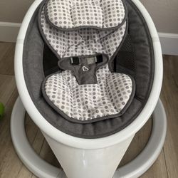 Munchkin Bluetooth Enabled Baby Swing