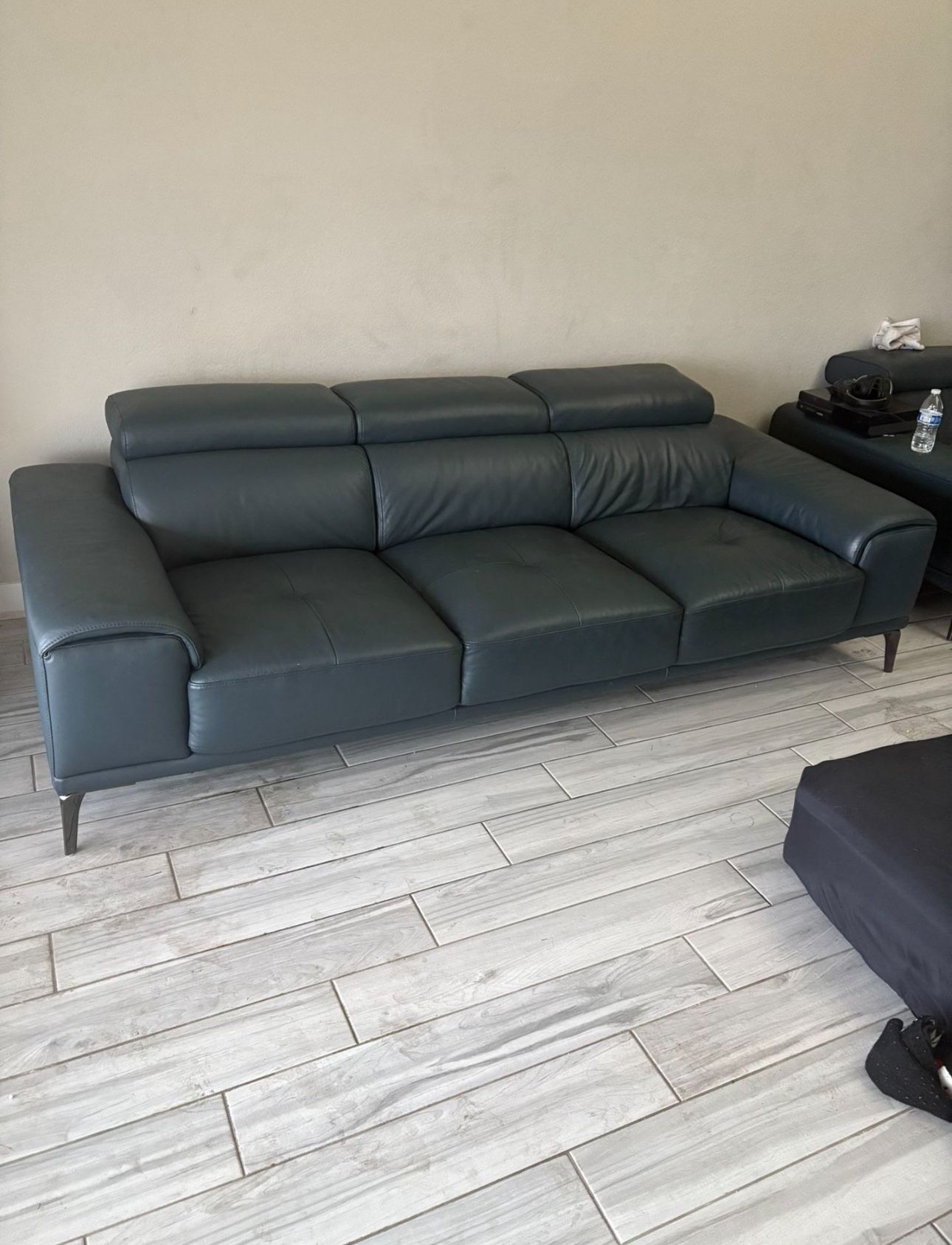Abbyson Real Leather Sofa Couch Ratcheting Headrest Obo