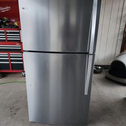 Whirlpool Refrigerator 