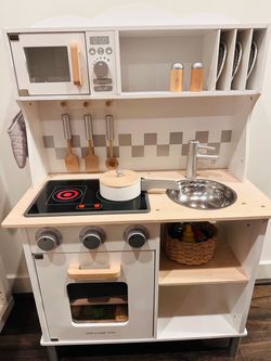 New Classic Toys Wooden Play Kitchen Set