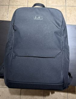 SLNT Essentials Faraday Backpack