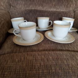 Vintage Crowning Fashion By Johann Haviland