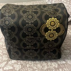 Petunia Pickle Bottom 