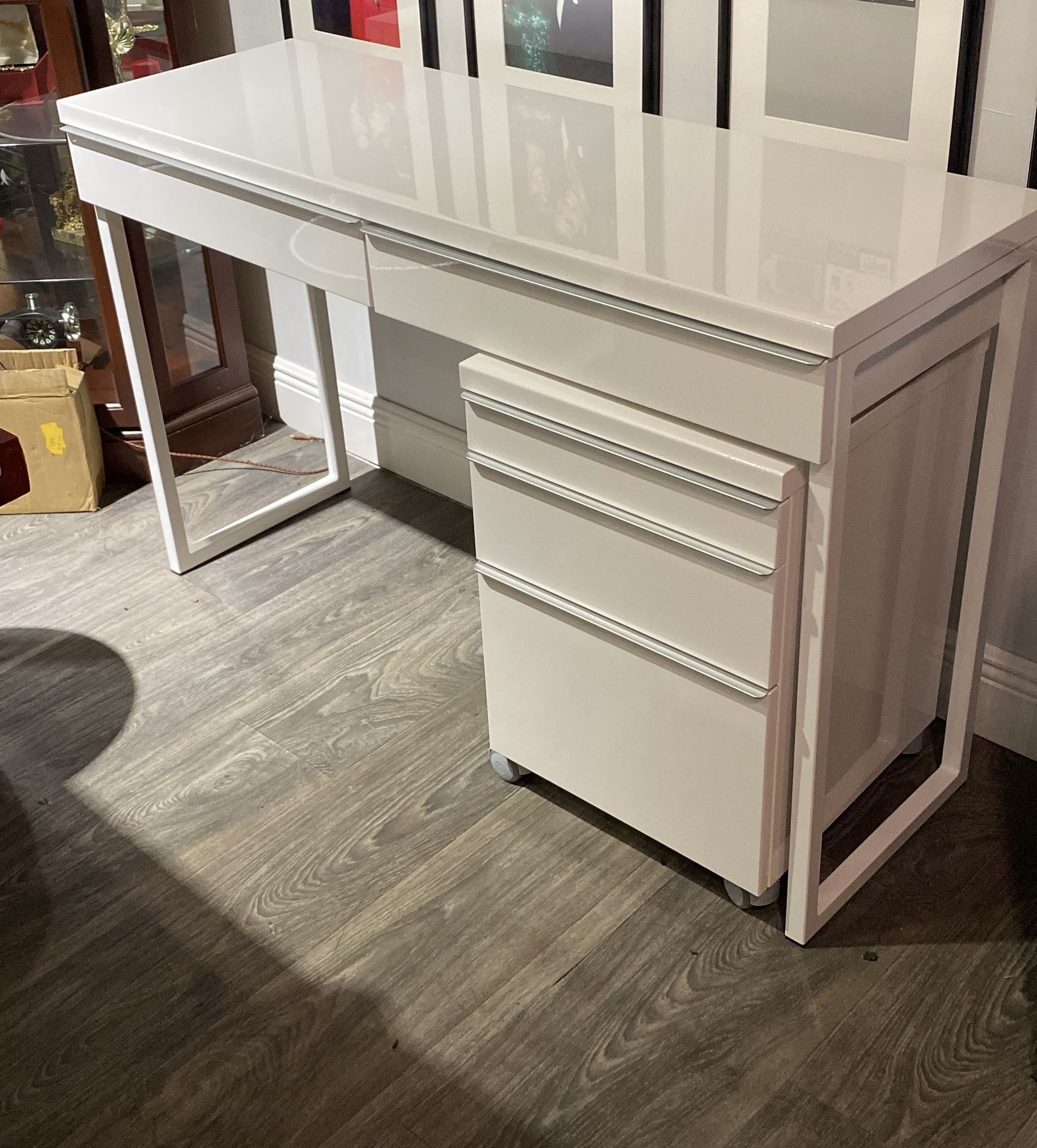 Besta Burs Desk Ikea