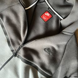 Nike Tech