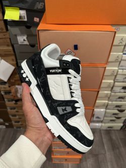 LV men size 40. 41. 42. 44. 45. 46