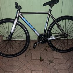 Engine 11 Fixie  