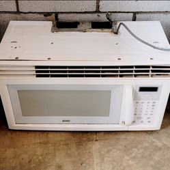 GE MICROWAVE OVEN EXCELLENT CONDITION 