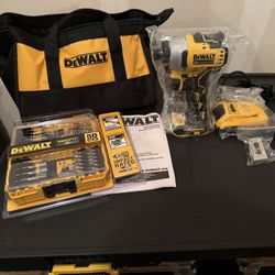 DEWALT DCF809 1/4” Impact Driver Kit 