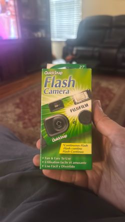 Quick snap flash camera brand new