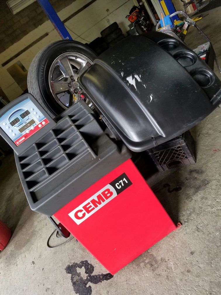 CEMB C71 WHEEL BALANCER