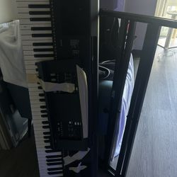 YAMAHA Keyboard Piano & Stand