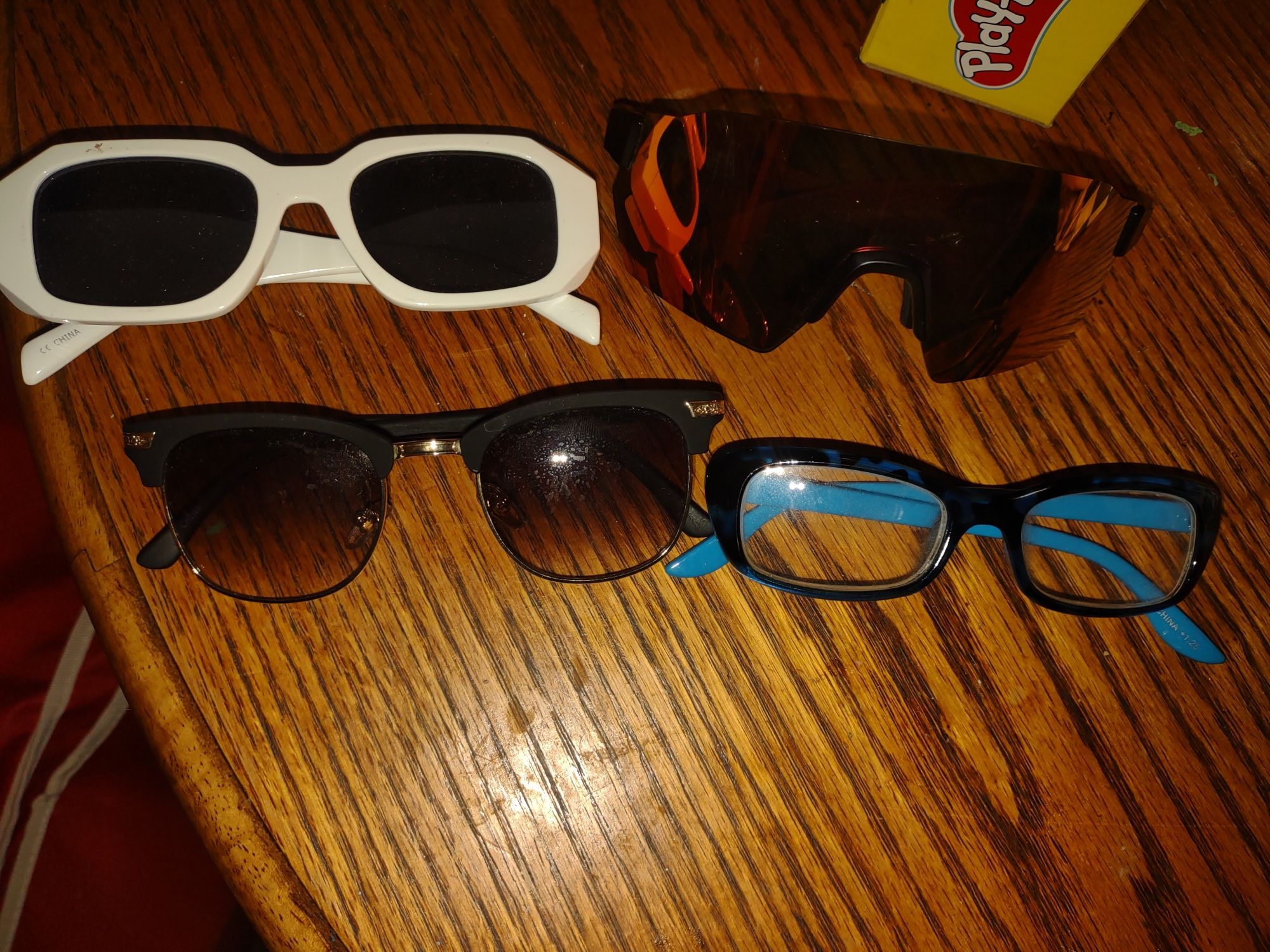 glasses 