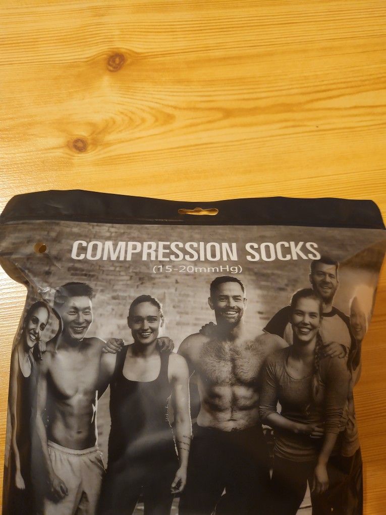 Compression Socks L/XL 4 Pairs NEW