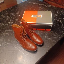 ALDO Deli Brown Ankle Boots – Size 8 