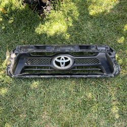 2012-2015 Toyota Tacoma Front Grill