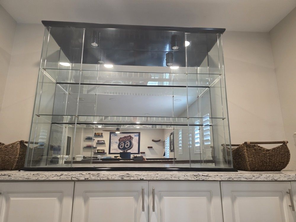 Glass Display Case/ Cabinet w/ Lighting for Collectibles/Figures/trophies