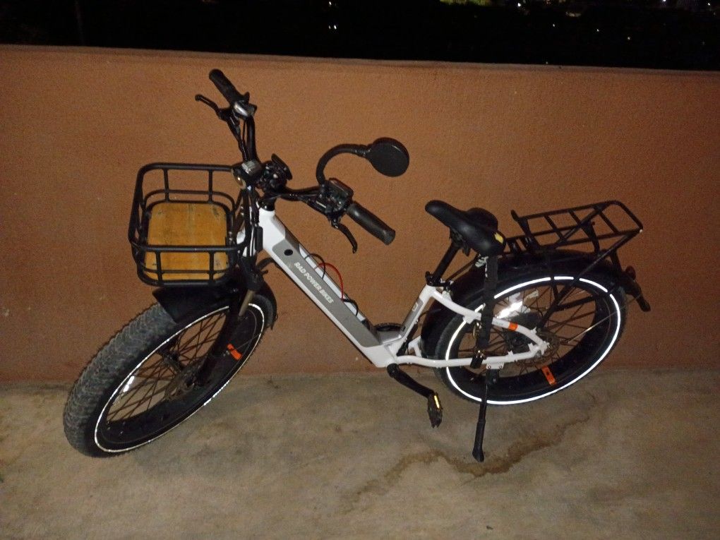 Rad Power Bike 750 Watts With A New Upgraded Battery Get About 50 Miles Out Of One Charge