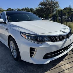 2017 Kia Optima!! In House Finance!