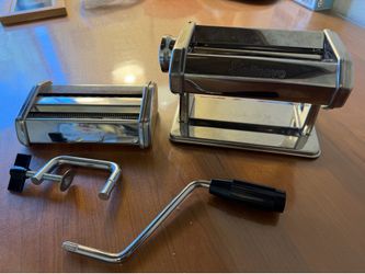 Manual pasta maker