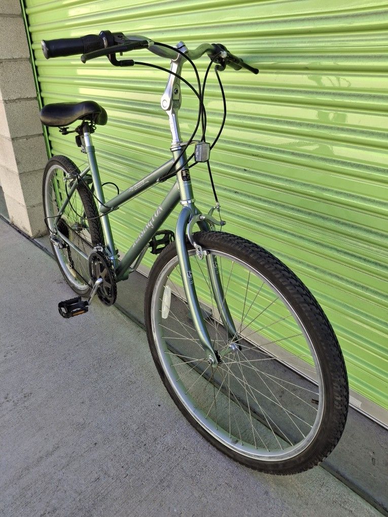 HYBRID BIKE 21 SPEEDS TIRE 26 SIZE L