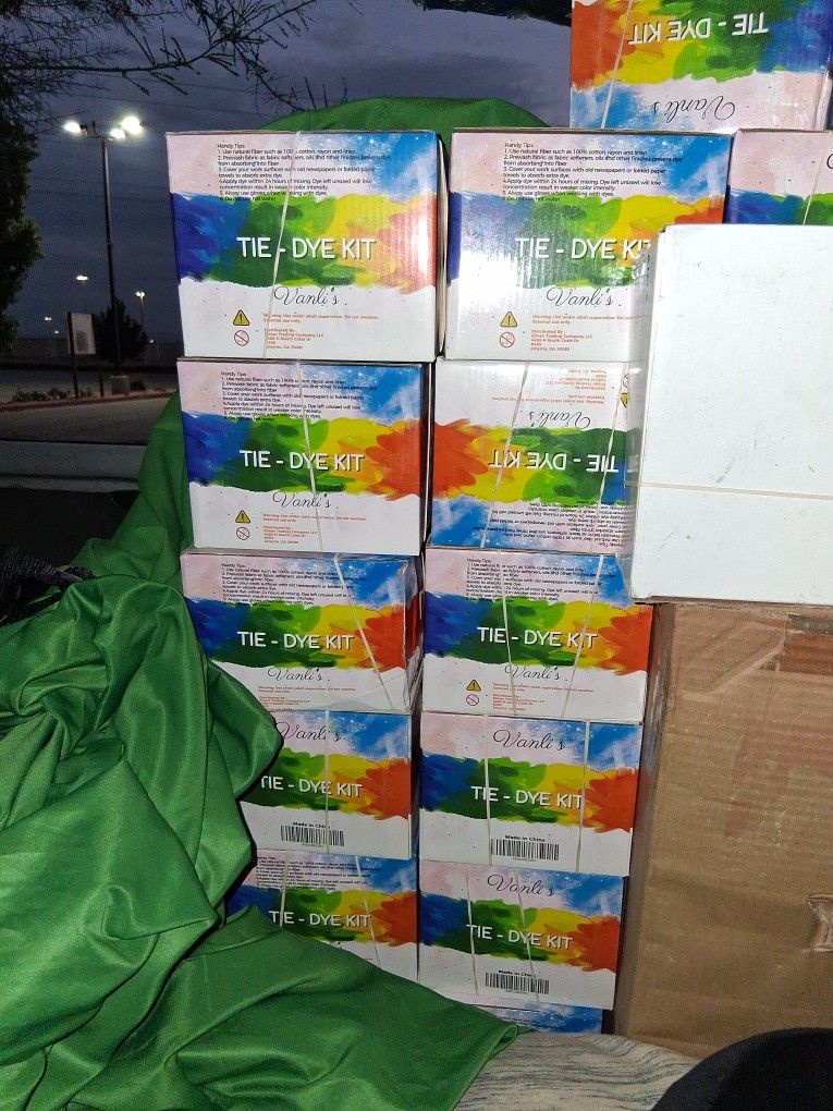 Tie Dye Kits Over 10 Colors 30 Kits For $40 Or $7 Each Willing To Trade Also Shoot Iffer