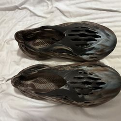 Yeezy Foam Runners 