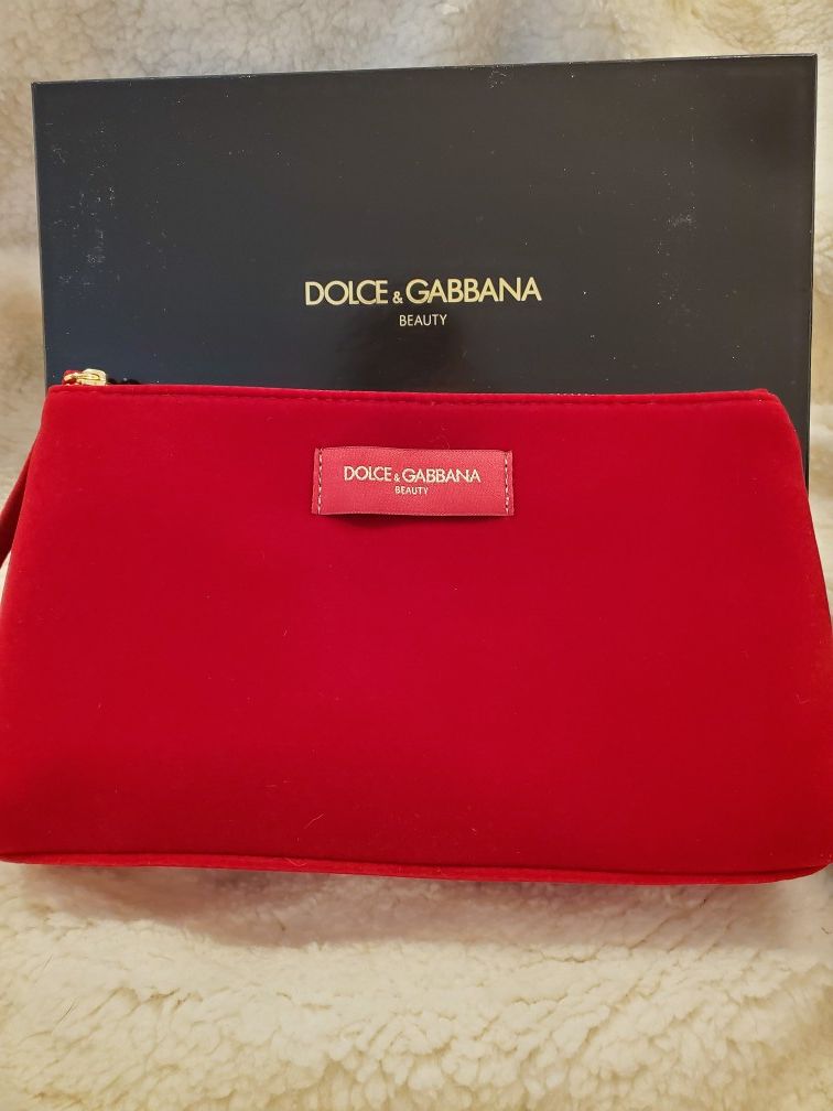 NEW Dolce & Gabbana Beauty Red Velvet Makeup Bag Wristlet New in Box