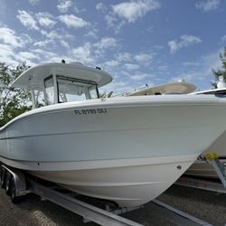 2019 Robalo R302