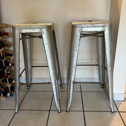 2 Metal high stools