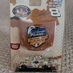 2007 Dale Jr #8 Budweiser American Heros Memorial Day 1/64 Nascar Diecast Adult

