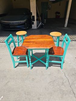 Distressed shabby table 2 chairs &  ( 2 high boy counter top stools )