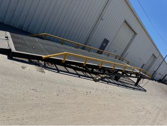 Loading ramp bock 🔥 Heavy-Duty Steel Loading Ramp – Wide w/ Safety Rails 🔥