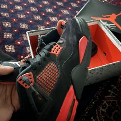 Jordan 4 Red 