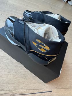 Jordan 40-28 Black Metallic Gold Size 10.5