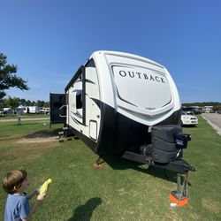 2017 Keystone Outback Superlite 330RL