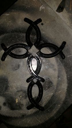 Horseshoe fish cross