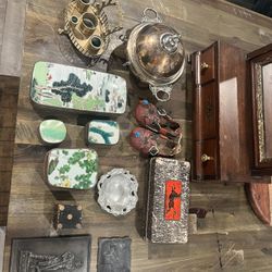 Vintage Tinker  Jewelry Box Antiques