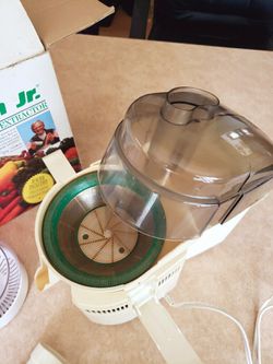 High end juicer / juice maker and bread maker machine