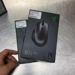 Brand New Sealed Razer Basilisk Essential Gaming Mouse 